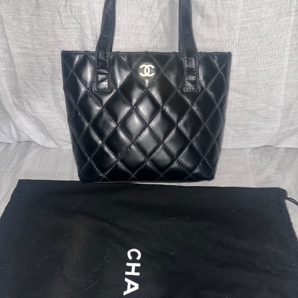 Chanel Wils Stitch Glazed Leather Tote - Picture 6 of 6